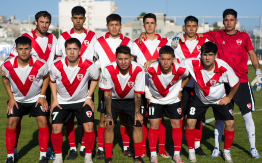 Sarmiento cerró el año con una victoria