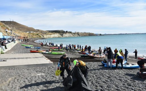 Más de 70 kayakistas disfrutaron del 4º Torneo Gallo Patagónico