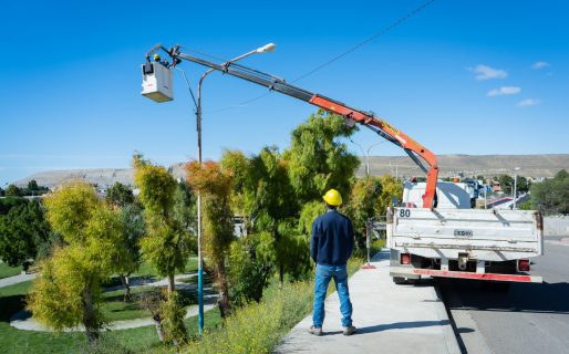 Más luces LED para Rada Tilly: Avanza el recambio de luminarias