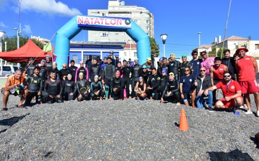 Guardavidas fueron homenajeados con una Travesía