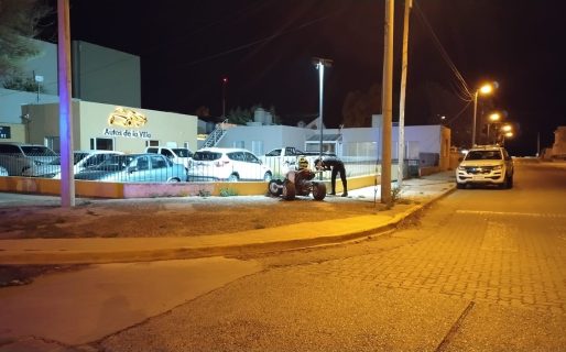Un menor que circulaba en cuatriciclo sufrió lesiones al impactar contra una pared