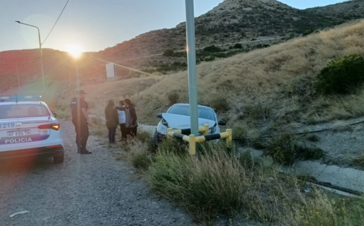 Un auto despistó en la ruta y sus ocupantes resultaron ilesos
