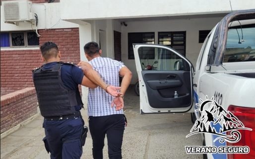 Intentó esquivar a la Policía y luego les dio un nombre falso, y era porque tenía pedido de captura