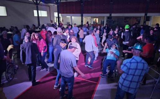 Jóvenes y adultos con discapacidad disfrutaron de una “Fiesta de Gala”