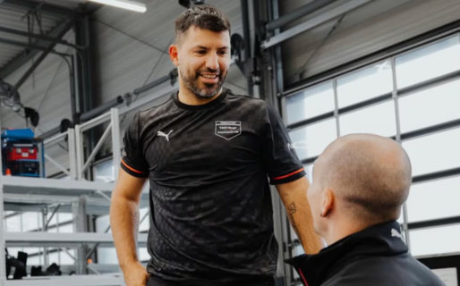 Lejos del fútbol, el Kun Agüero aceptó una inesperada propuesta y seguirá los pasos de Franco Colapinto