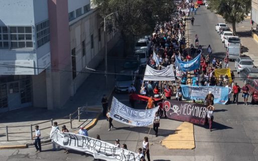 Trabajadores estatales marcharon en Rawson