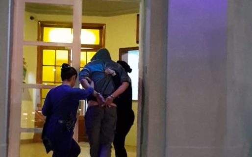 Un empleado municipal ingresó por una ventana al CIP y fue detenido