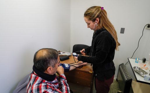 El Municipio inició sus atenciones en Km 8. a través de “Salud en tu barrio”