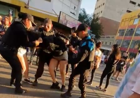 Violencia en Carnavales: se registraron varias riñas en el centro