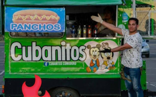 Es oriundo de Bahía Blanca y lanzó una campaña para juntar donaciones ante el temporal