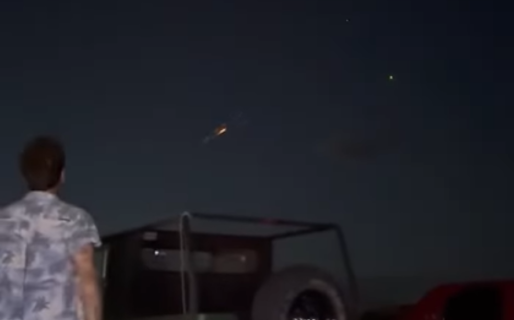 Vecinos de Comodoro capturaron en video extrañas luces en el cielo