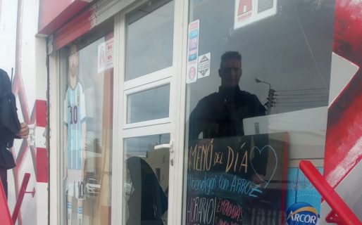 Entraron a robar al multirubro del Club Huracán: Se llevaron una tablet, 100 alfajores y 30 chocolates