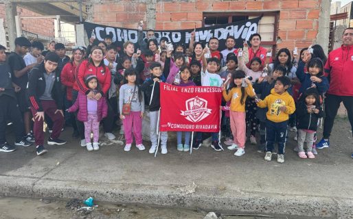 Entrega solidaria de Pascuas en el Barrio Moure