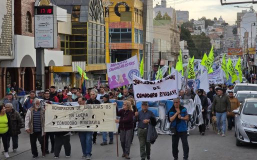 Gran concentración en apoyo a los jubilados en la previa del paro general