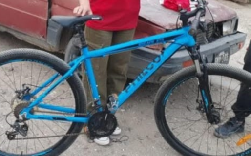 Le robaron la bicicleta a su hija y pide que se la devuelvan