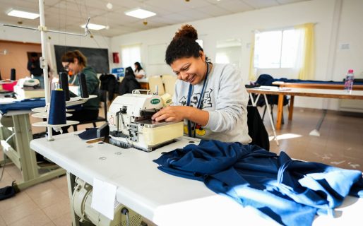 Emprendedoras textiles del Centro de Promoción Laboral se presentan en feria