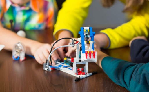 Capacitación gratuita para docentes de nivel inicial: introducción práctica a la robótica educativa