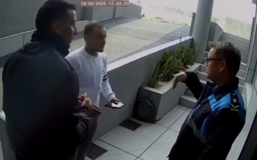 Un policía de Comodoro utilizó lengua de señas para asistir a un ciudadano