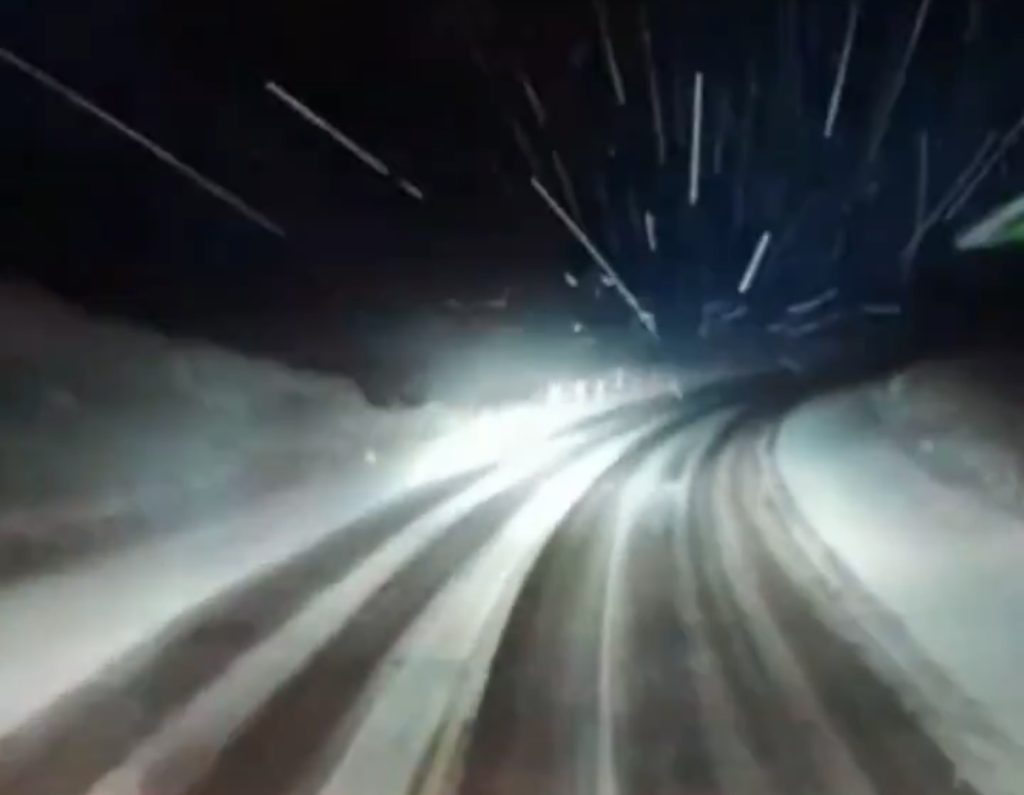 Precaución en la Ruta Nacional 40 por nevadas entre Esquel y Epuyén ...