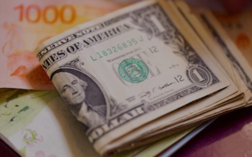 Impuestos, pagos, transferencias: cuáles son las opciones del Gobierno para hacer circular los dólares “del colchón”