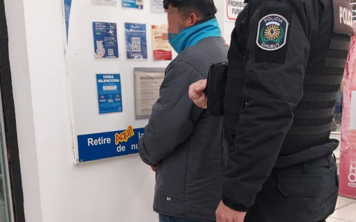 Joven de 20 años detenido por robar abrigo