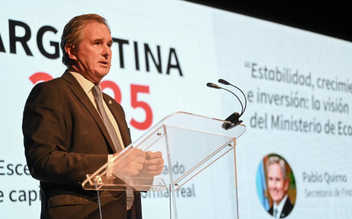 El Gobierno dice que no le preocupa acumular de reservas y relativiza la obligación de cumplir con el FMI