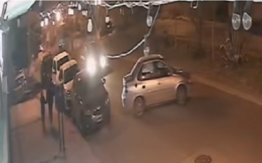 Evadió un control de tránsito escapando en contramano y chocando un patrullero