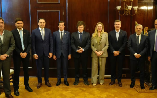 La Casa Rosada negocia con gobernadores para colocar candidatos libertarios en las listas para las elecciones