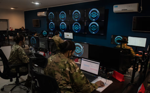 El Ministerio de Seguridad investiga un hackeo a las FFAA que filtró información de 50 mil efectivos