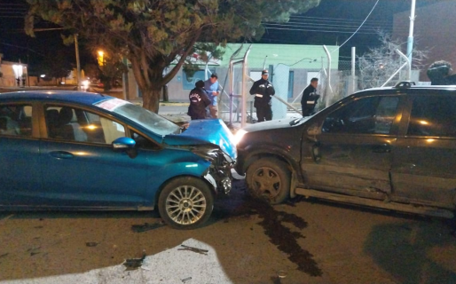 Conductor bajo los efectos del alcohol chocó a remisero en plena avenida