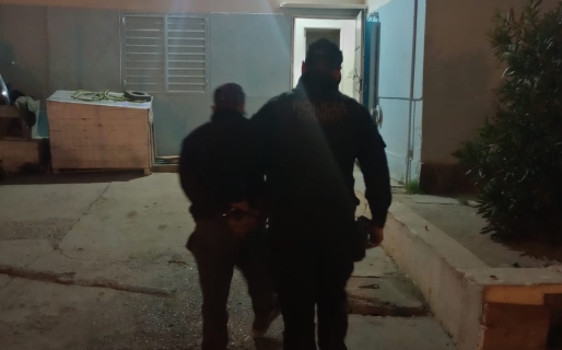 Intentó escapar con una moto robada y fue detenido tras una persecución