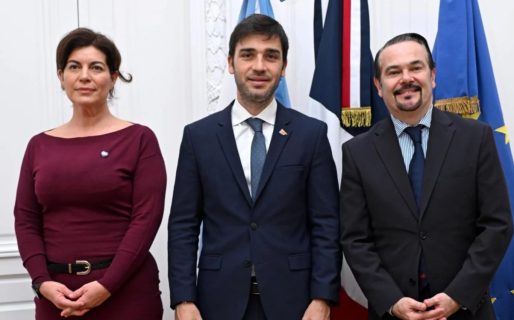 Torres se reunió con el embajador de Francia para avanzar en inversiones turísticas, energéticas y sustentables