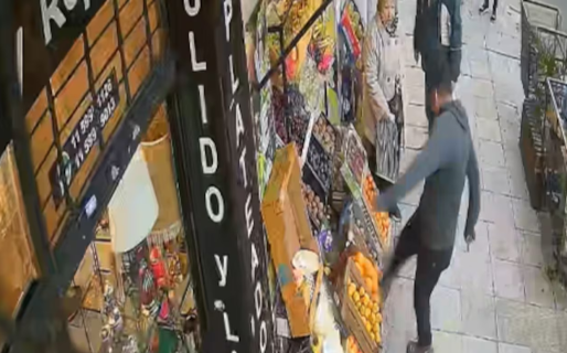 Un hombre se enojó porque no le regalaron verduras y destrozó el local