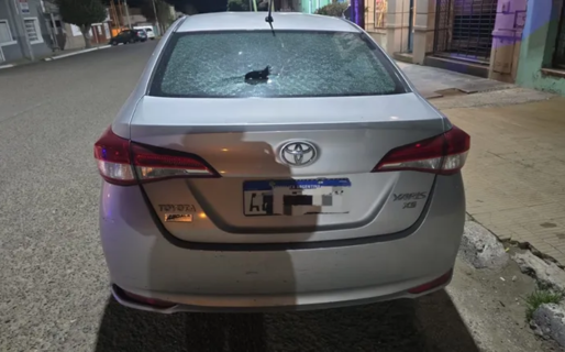 Aprehendieron a dos menores y dos adultos por daños en vehículos y comercios