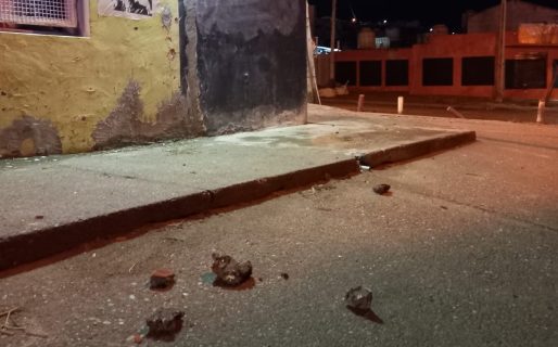 No les vendieron bebidas alcohólicas y apedrearon el local
