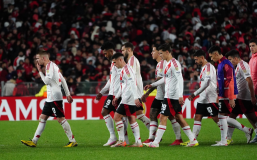 Un flojo River no pasó del empate con Universitario de Perú en el Monumental