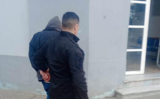 Robó artículos de una farmacia, huyó y fue detenido a pocas cuadras