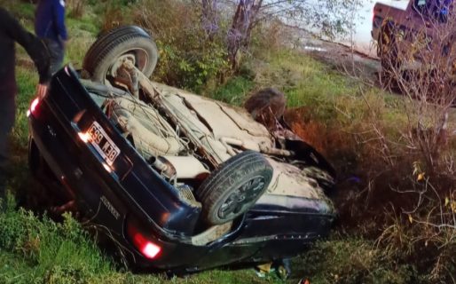 Perdió el control del vehículo y terminó volcando en Ruta N°3