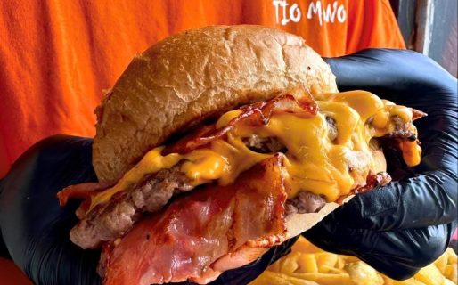 Un emprendimiento comodorense vendió hamburguesas a menos de 10 pesos