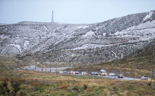La primera nevada del año sorprendió a los vecinos de Comodoro 
