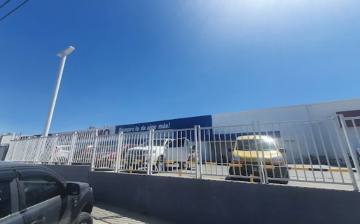 Robo en el estacionamiento de Maxiconsumo: sustrajeron bolso con documentos y ropa de bebé