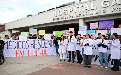 Garrahan: los residentes rechazaron la propuesta del Gobierno y seguirán con el paro