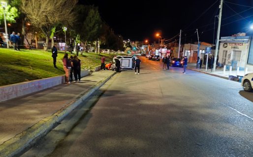 Se entregó el conductor que provocó un vuelco en Av. Rivadavia y Malvinas