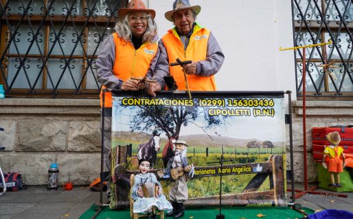Una vida entre títeres y caminos: la historia de María Angélica Lara, la titiritera que conquistó la Patagonia