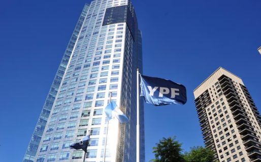 Juicio por YPF: ordenan a la Argentina entregar el 51% de las acciones de YPF a los beneficiarios del fallo