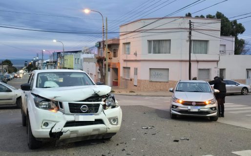 Choque en calle Alvear y Sarmiento: Una mujer fue trasladada al Hospital Regional