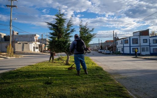 Continúan con el mantenimiento de espacios públicos de la ciudad