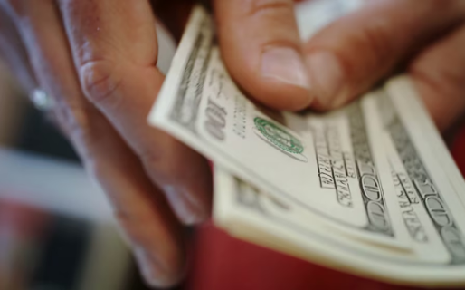 El mercado celebra la victoria de Milei, vuelan las acciones y baja el dólar