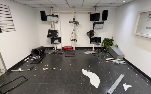 Entraron por la fuerza y causaron destrozos en el edificio de TN y eltrece