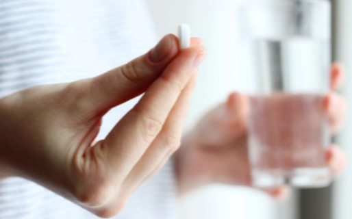 Especialistas abordan los riesgos de la automedicación en una jornada abierta a la comunidad